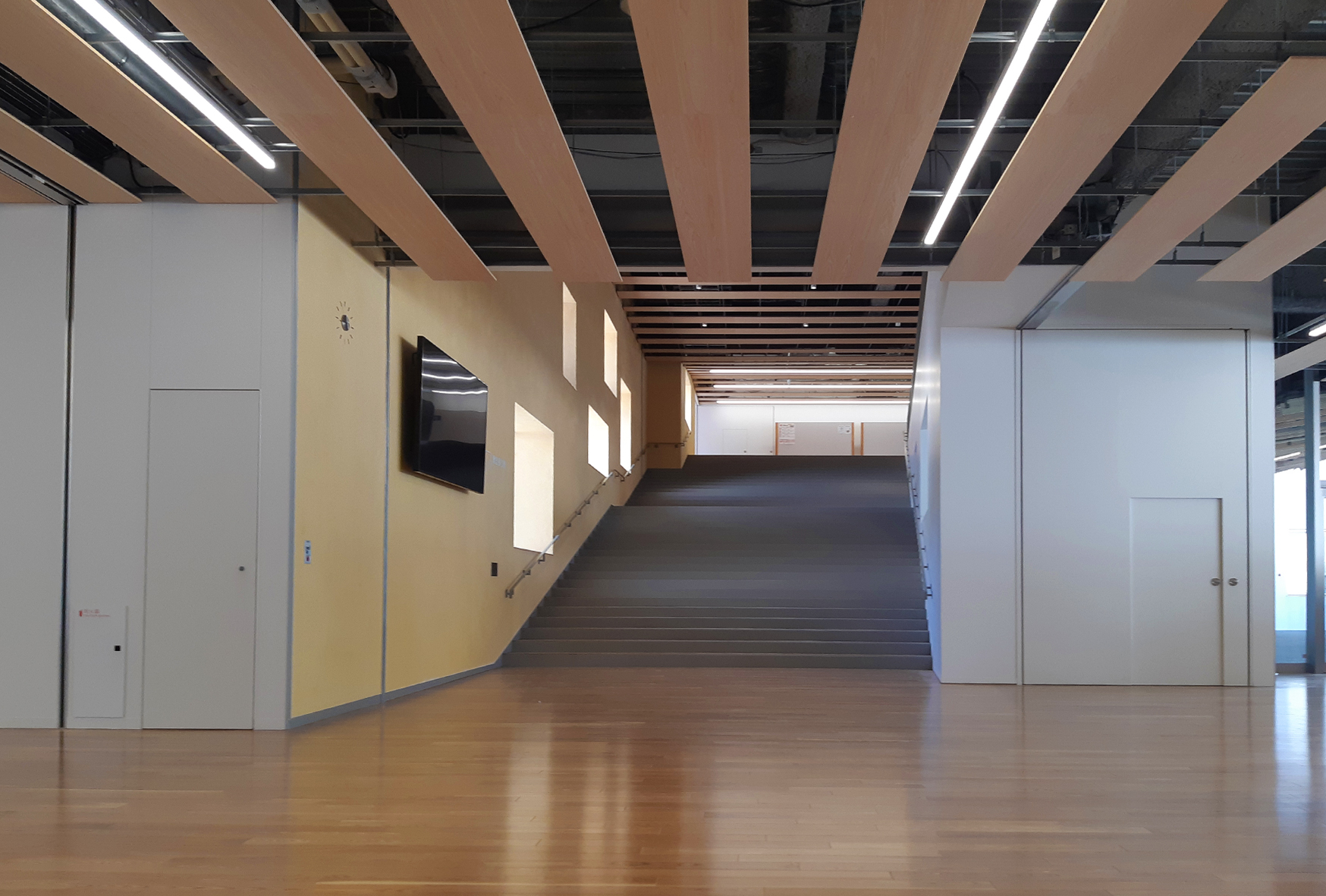 和歌山県有田市立有和中学校新校舎が完成しました。 株式会社 二本柳慶一建築研究所